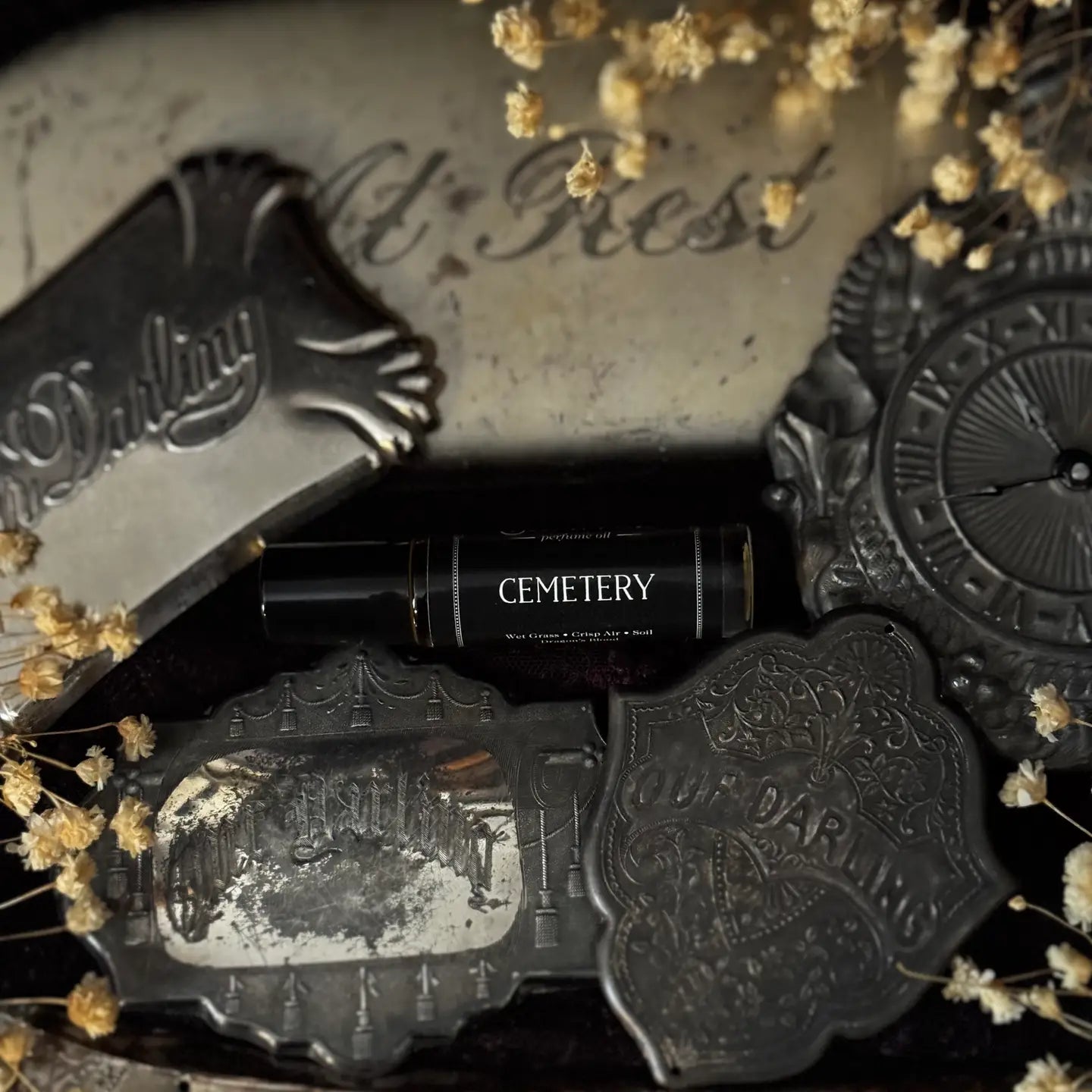 Cemetery Perfume Oil — Dragon’s Blood & Earth (Séance)